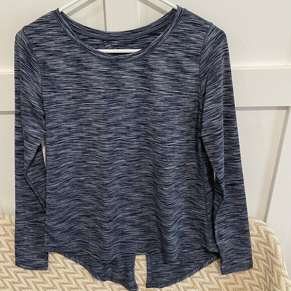 ZYIA Active Split Back Long Sleeve Shirt - Picture 3 of 8